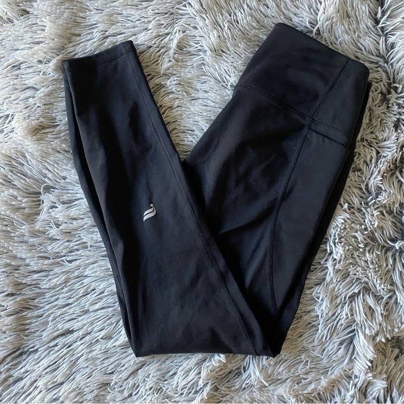 Fabletics High-Waisted Oasis Crossover 7/8 Legging, size XS - Picture 3 of 5